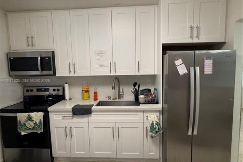 Condo in Hialeah, Florida, 3 bedrooms  № 1998785 - photo 3
