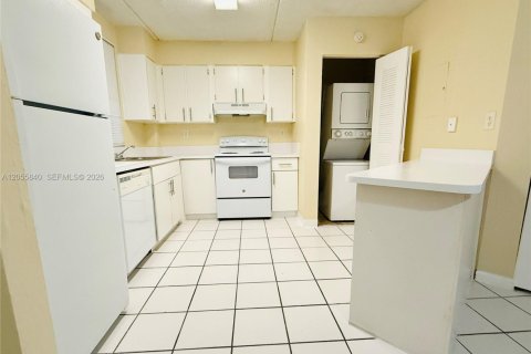 Condo in Hialeah, Florida, 3 bedrooms  № 2172323 - photo 3
