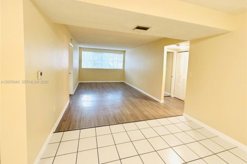 Condo in Hialeah, Florida, 3 bedrooms  № 2172323 - photo 5