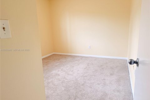 Condo in Hialeah, Florida, 3 bedrooms  № 2172323 - photo 19