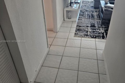 Снять в аренду кондоминиум в Майами-Бич, Флорида 1 спальня, 93.83м2, № 2057812 - фото 18