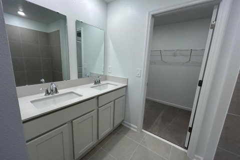 House in Kissimmee, Florida 4 bedrooms, 174.56 sq.m. № 1793948 - photo 12