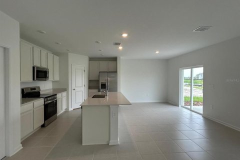House in Kissimmee, Florida 4 bedrooms, 174.56 sq.m. № 1793948 - photo 3