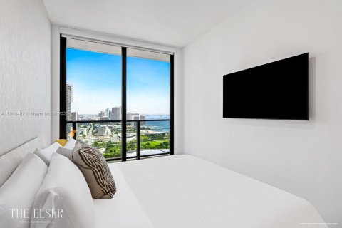 Condo in Miami, Florida, 1 bedroom  № 1973217 - photo 4