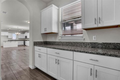House in Winter Garden, Florida 3 bedrooms, 188.31 sq.m. № 1834722 - photo 14