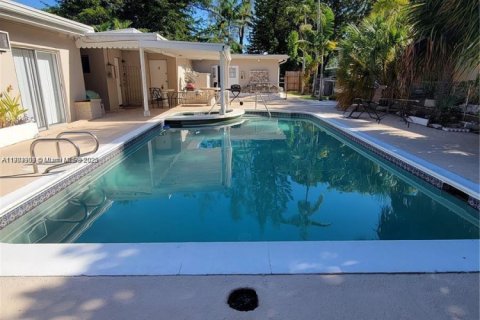 Casa en alquiler en Hollywood, Florida, 1 dormitorio, 263.75 m2 № 2079313 - foto 4