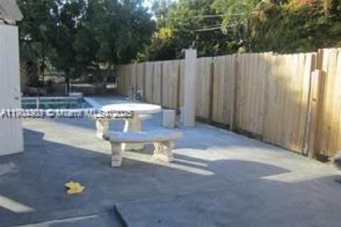 Casa en alquiler en Hollywood, Florida, 1 dormitorio, 263.75 m2 № 2079313 - foto 9