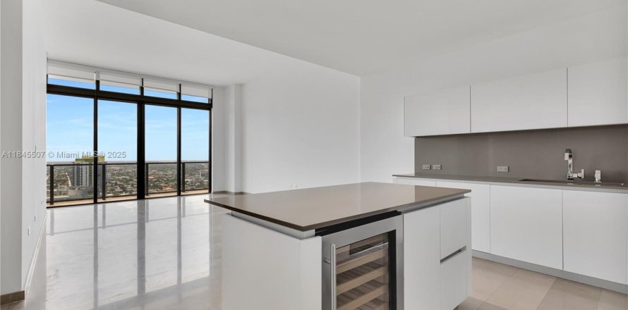 Condominio en Miami, Florida, 2 dormitorios № 1842621