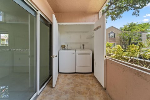 Купить кондоминиум в Дорал, Флорида 2 спальни, 86.03м2, № 1809725 - фото 17