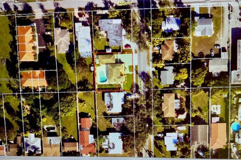 House in Hollywood, Florida 3 bedrooms, 146.32 sq.m. № 1878764 - photo 24