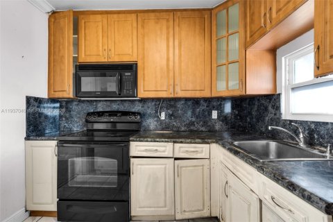 Купить виллу или дом в Майами, Флорида 4 спальни, 144.28м2, № 1995390 - фото 12