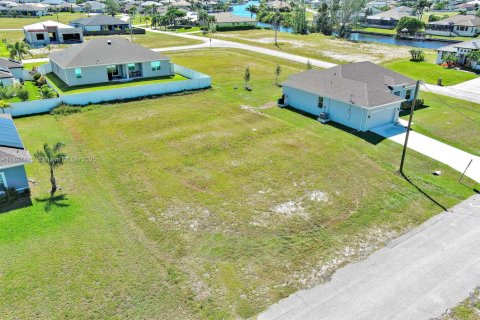 Land in Cape Coral, Florida № 2158448 - photo 5