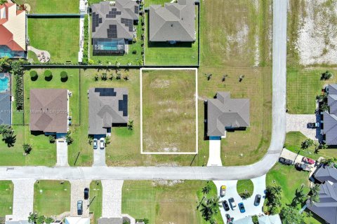 Land in Cape Coral, Florida № 2158448 - photo 2