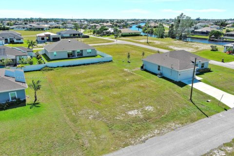 Land in Cape Coral, Florida № 2158448 - photo 4