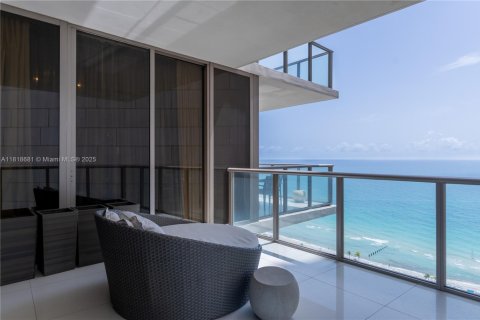 Condo in Bal Harbour, Florida, 2 bedrooms  № 2018712 - photo 7