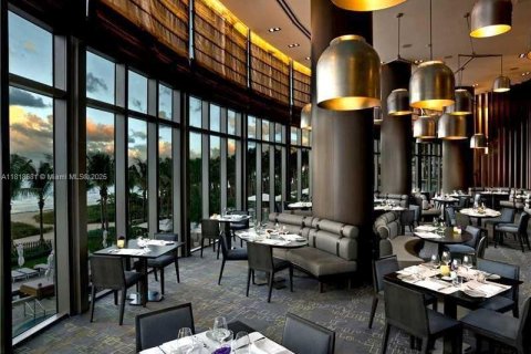 Condo in Bal Harbour, Florida, 2 bedrooms  № 2018712 - photo 15