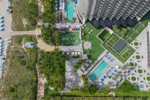 Condo in Bal Harbour, Florida, 2 bedrooms  № 2018712 - photo 11