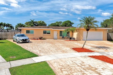 Casa en venta en Pembroke Pines, Florida, 5 dormitorios, 184.88 m2 № 2426675 - foto 6