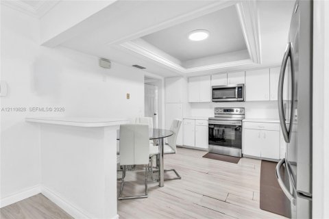 Casa en venta en Pembroke Pines, Florida, 5 dormitorios, 184.88 m2 № 2426675 - foto 13