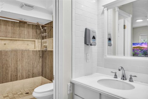 Casa en venta en Pembroke Pines, Florida, 5 dormitorios, 184.88 m2 № 2426675 - foto 25