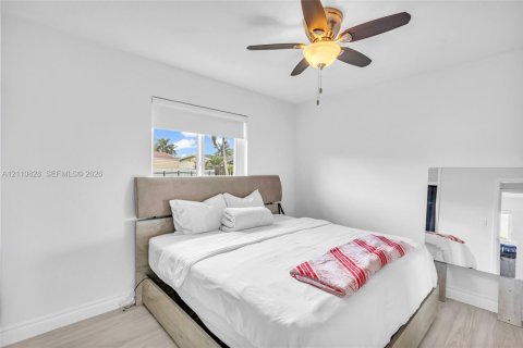 Casa en venta en Pembroke Pines, Florida, 5 dormitorios, 184.88 m2 № 2426675 - foto 27