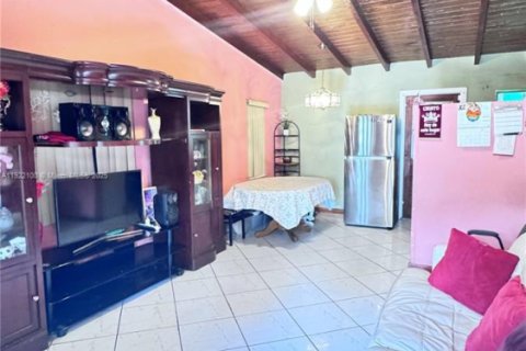 Villa ou maison à vendre à Miami, Floride: 3 chambres, 121.98 m2 № 1976022 - photo 3