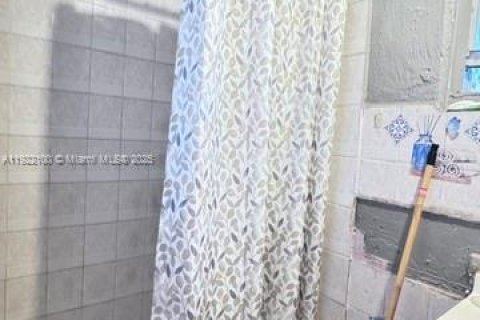 Villa ou maison à vendre à Miami, Floride: 3 chambres, 121.98 m2 № 1976022 - photo 14