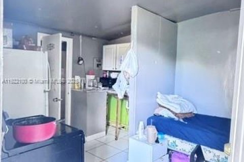 Villa ou maison à vendre à Miami, Floride: 3 chambres, 121.98 m2 № 1976022 - photo 12