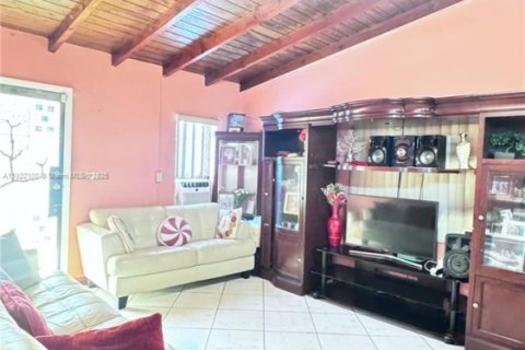 Villa ou maison à vendre à Miami, Floride: 3 chambres, 121.98 m2 № 1976022 - photo 5