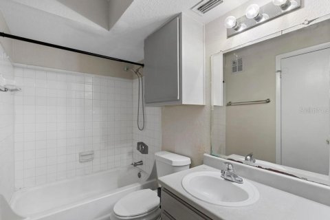 Copropriété à vendre à Orlando, Floride: 3 chambres, 106.84 m2 № 1609466 - photo 23