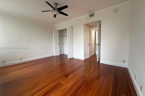 Снять в аренду кондоминиум в Майами, Флорида 2 спальни, 152.36м2, № 2083898 - фото 21