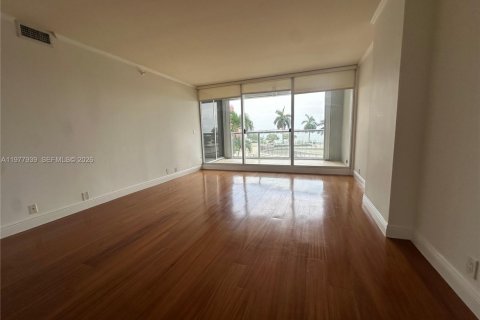 Снять в аренду кондоминиум в Майами, Флорида 2 спальни, 152.36м2, № 2083898 - фото 11