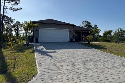 Casa en alquiler en Port Charlotte, Florida, 3 dormitorios, 151.71 m2 № 1649326 - foto 1