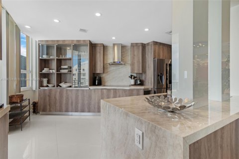 Copropriété à louer à Miami, Floride: 2 chambres, 157.38 m2 № 1976978 - photo 7