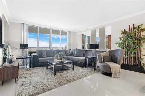 Copropriété à louer à Miami, Floride: 2 chambres, 157.38 m2 № 1976978 - photo 3