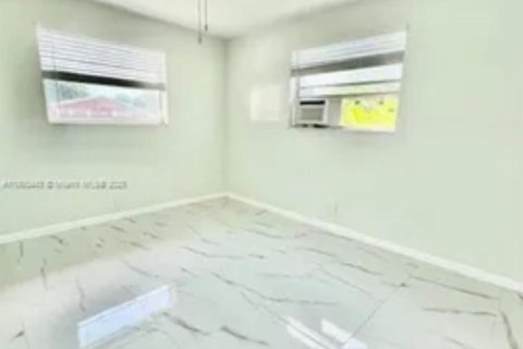 Commercial property in Dania Beach, Florida 116.59 sq.m. № 2245255 - photo 5