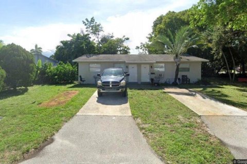Commercial property in Dania Beach, Florida 116.59 sq.m. № 2245255