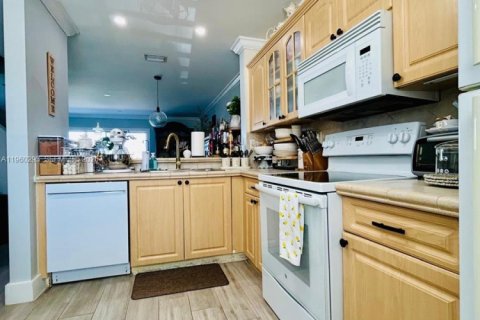 Купить таунхаус в Майами, Флорида 3 спальни, 122.54м2, № 2020160 - фото 12