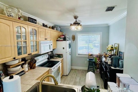 Купить таунхаус в Майами, Флорида 3 спальни, 122.54м2, № 2020160 - фото 4