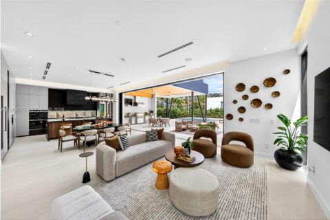 Купить виллу или дом в Майами, Флорида 4 спальни, № 2050930 - фото 12