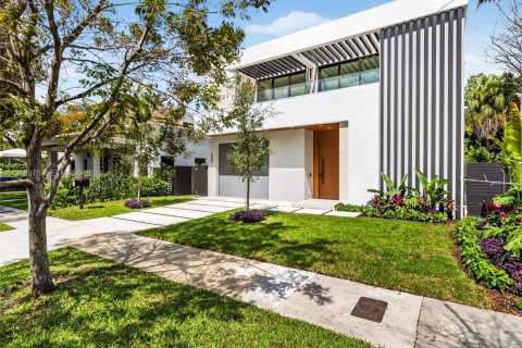 Купить виллу или дом в Майами, Флорида 4 спальни, № 2050930 - фото 2