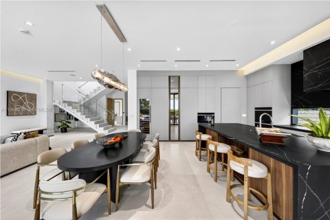 Купить виллу или дом в Майами, Флорида 4 спальни, № 2050930 - фото 11