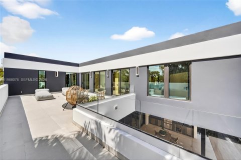 Купить виллу или дом в Майами, Флорида 4 спальни, № 2050930 - фото 21