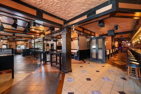 Commercial property in Oakland Park, Florida № 2081929 - photo 10