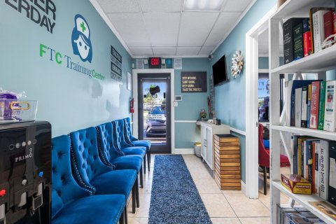 Commercial property in Oakland Park, Florida № 2081929 - photo 29