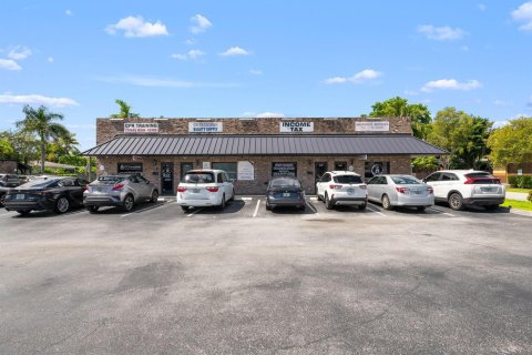 Commercial property in Oakland Park, Florida № 2081929 - photo 23