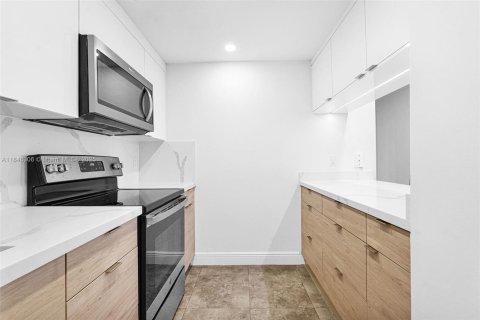 Copropriété à vendre à Miami, Floride: 3 chambres, 122.45 m2 № 1844095 - photo 10