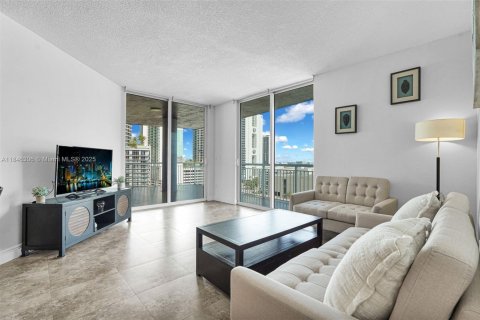 Copropriété à vendre à Miami, Floride: 3 chambres, 122.45 m2 № 1844095 - photo 1