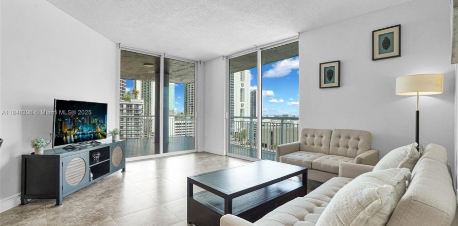 Condo à Miami, Floride, 3 chambres № 1844095