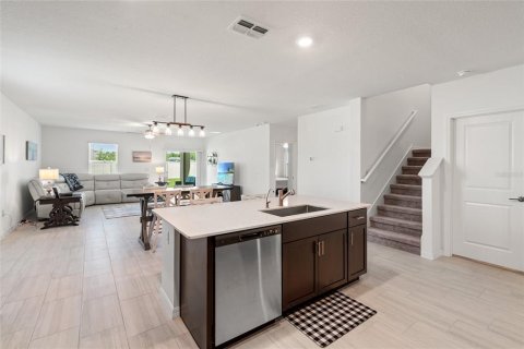 Casa en venta en Land O' Lakes, Florida, 5 dormitorios, 269.04 m2 № 1917695 - foto 11